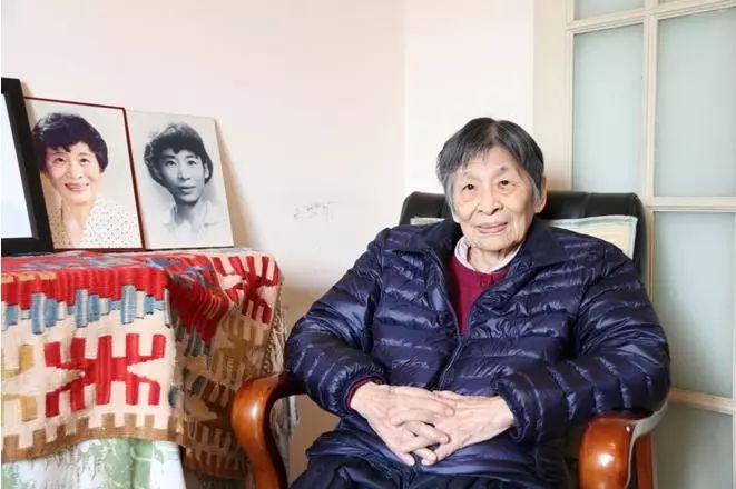 六十寸电视长宽揭秘,家庭温馨与屏幕世界的交融日常