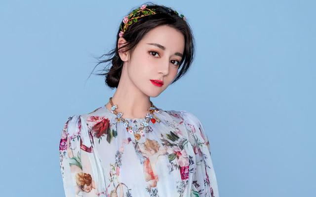 迪丽热巴新剧城市暖阳下的温馨日常热播中