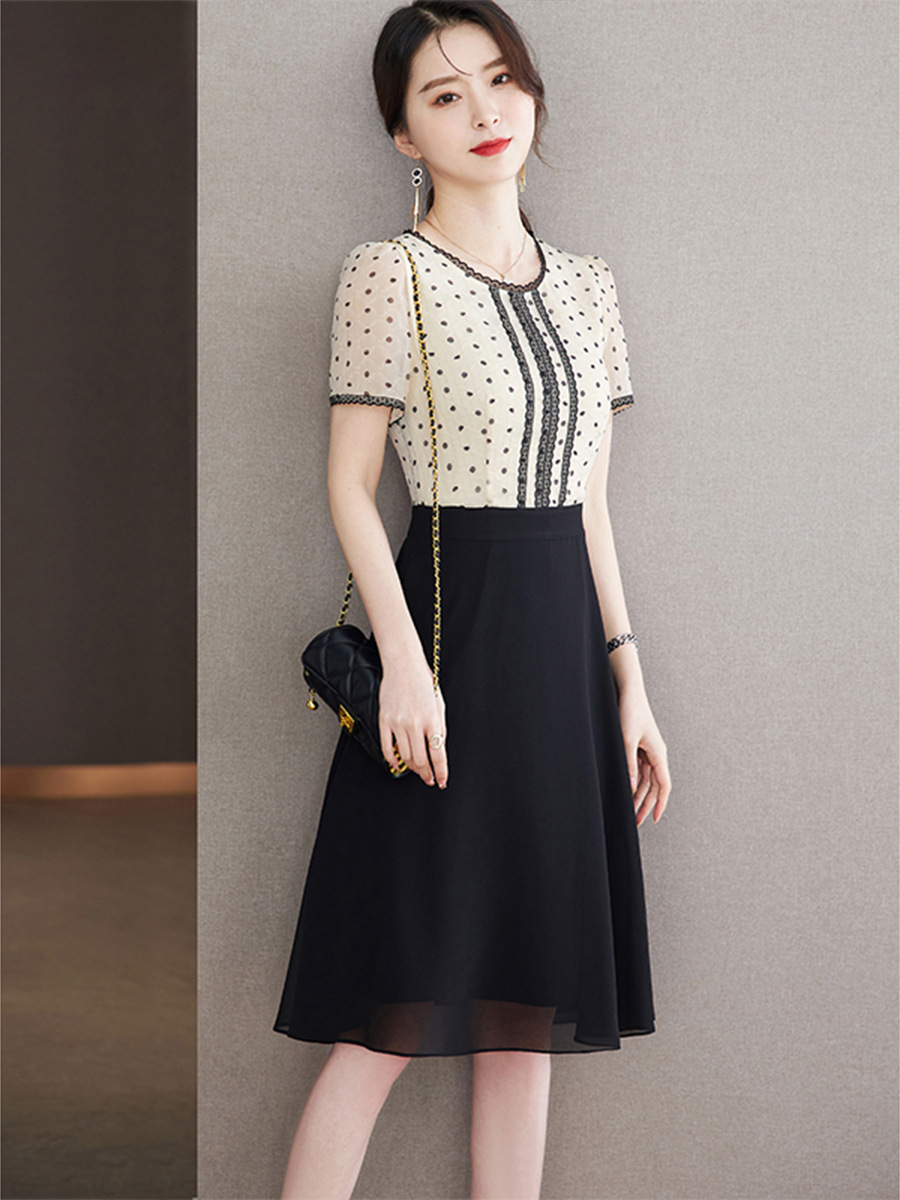 夏季最新女装,自然美景与时尚之旅的完美结合