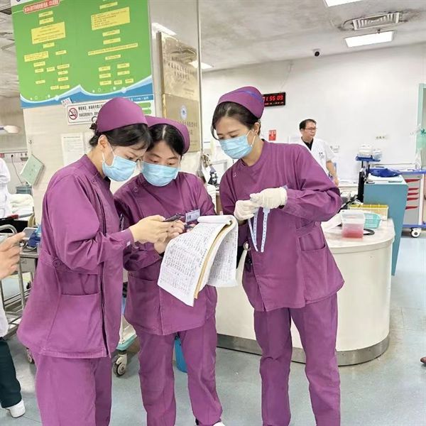 最新急诊前沿的温馨日常关怀