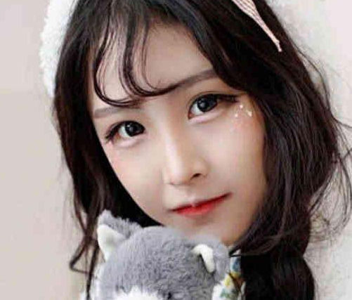 猫妹妹现象揭秘，最新时尚潮流与背后的故事探索