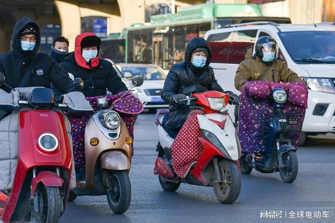 电动车最新电瓶观点论述,技术与性能的提升引领行业变革