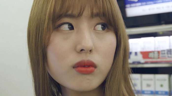 韩国电影女儿与闺蜜的私密故事，小巷中的秘密小店