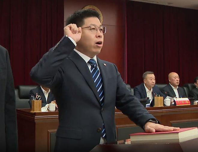 德惠市新任市长的挑战与机遇，观点阐述及展望