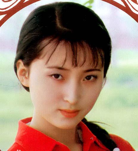 87版红楼梦演员表，星光小巷与美食秘境的交织故事