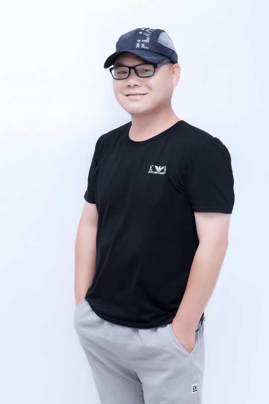 演员阿计，演艺之路的多面魅力与争议焦点