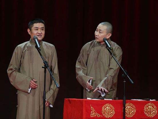苗阜最新相声，友情盛宴与家的温馨之夜