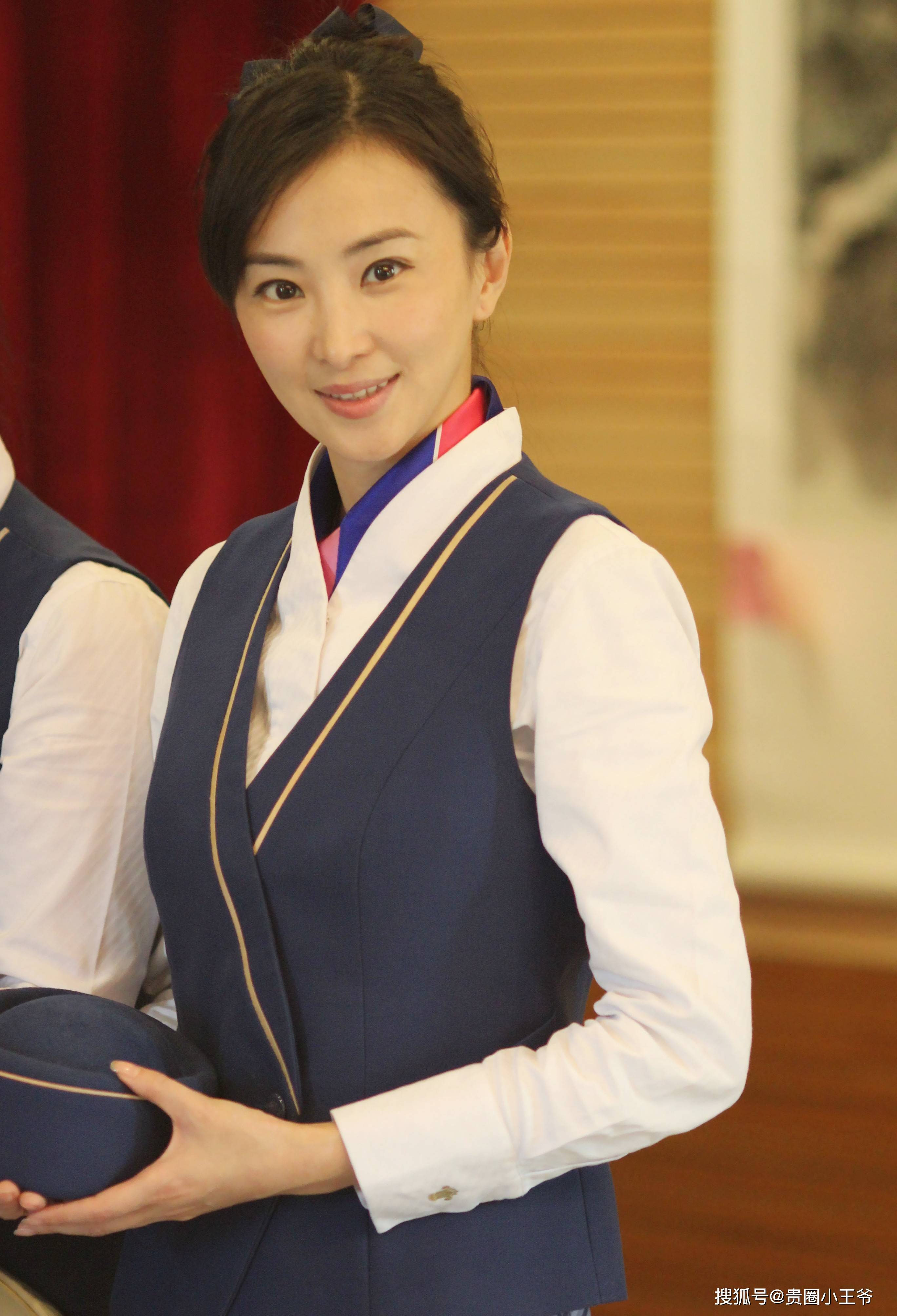 女演员服务指南，如何完成任务与学习技能的步骤详解
