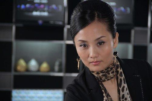 李颖的演员生涯与自然美景之旅，探寻内心平静之道