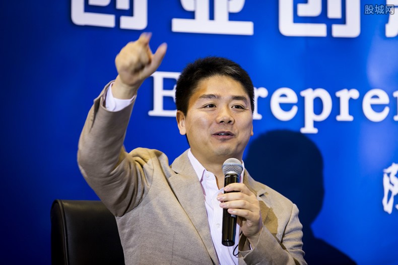 刘强东案件进展揭秘，探索之旅深入小巷深处的独特风情