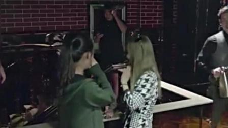 偷窥无罪，演员阵容与友情之光照亮心间的故事