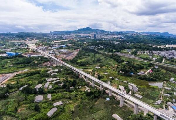 贵兴铁路最新动态，自然美景之旅的启程之路