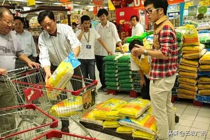 世界疫情最新动态与小巷深处的独特风情及隐藏特色小店探索