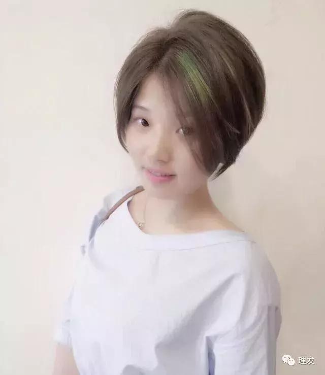 最新染发配方引领个性色彩时尚潮流
