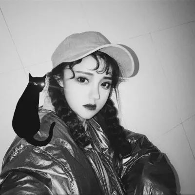 黑白女头像，时尚潮流与个性交汇的魅力之选