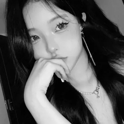 黑白女头像,时尚潮流与个性交汇的魅力之选