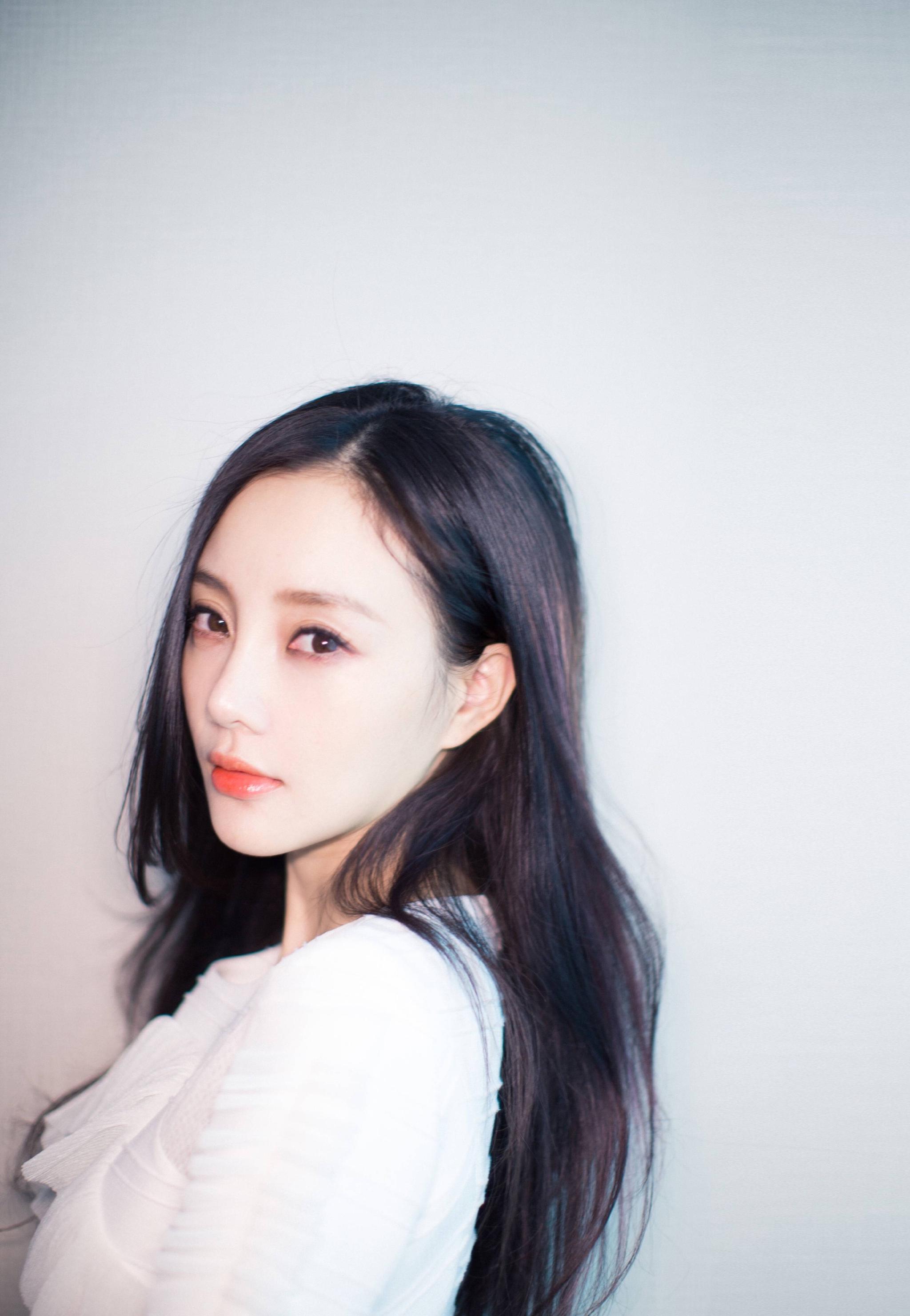 李小璐2025最新照片展现时光见证的女神风采
