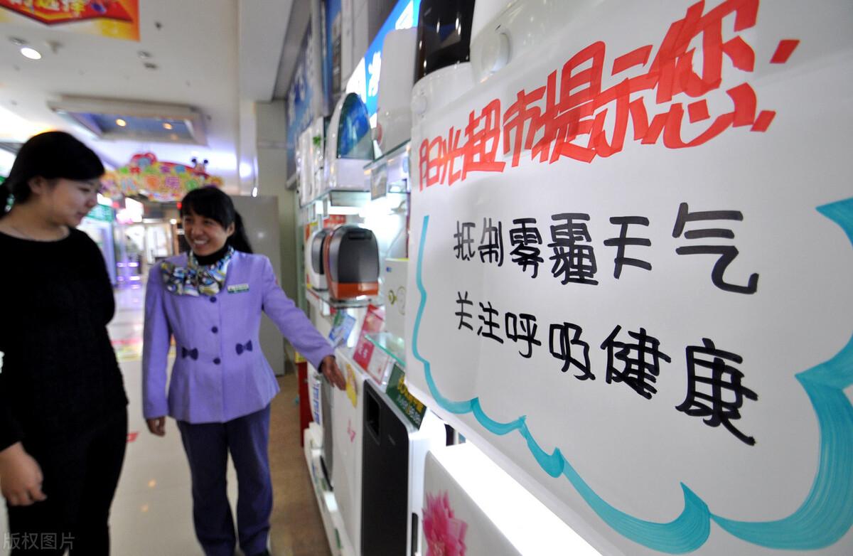 壁纸2025最新图片，小巷中的艺术秘境探索