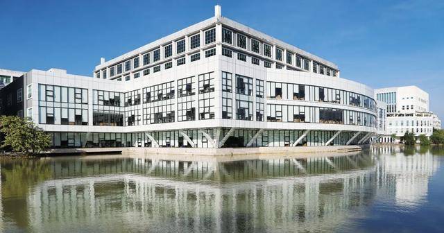 最新华学院探秘，揭开神秘面纱的校园之旅 🏫